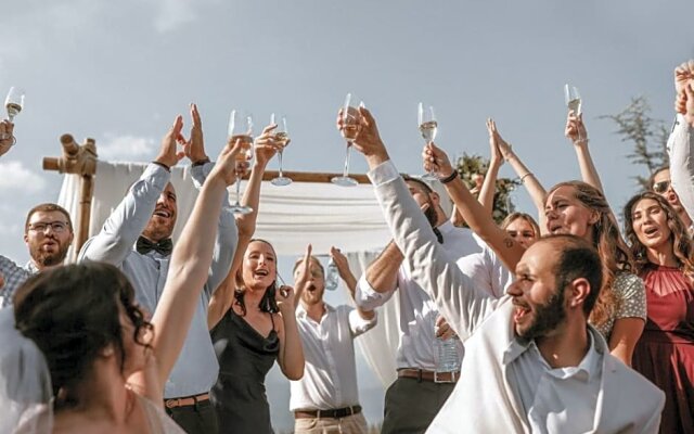 Chateau Mosmieri Resort