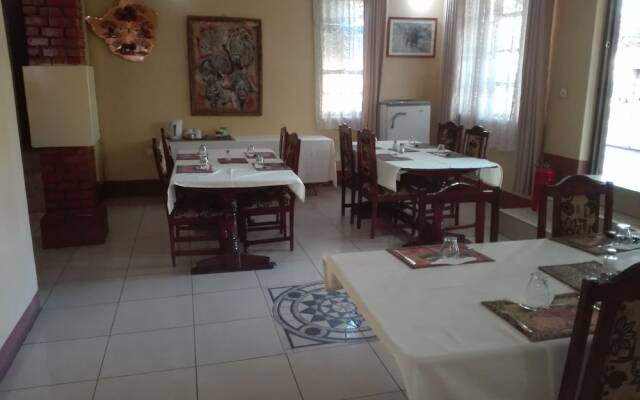 Mopani Lodge
