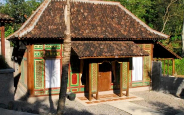 Kampung Lumbung Boutique Hotel