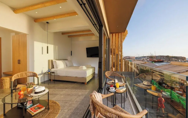Soho SeaFront Suites