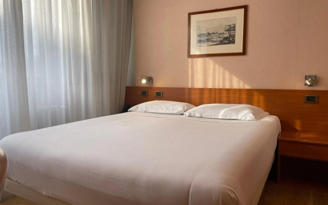 Crystal Hotel Varese