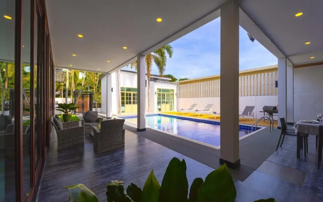 Beautiful 4-Bedroom Pool Villa BL9