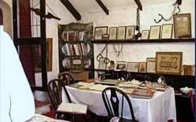 Old Colony Inn