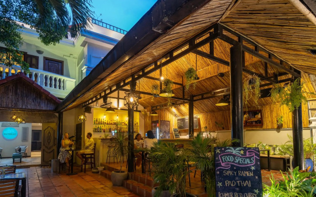 River Retreat Boutique Hotel