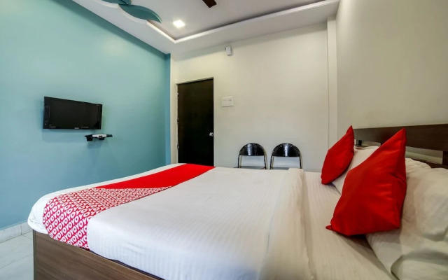 Super Deluxe Guest House by OYO Rooms
