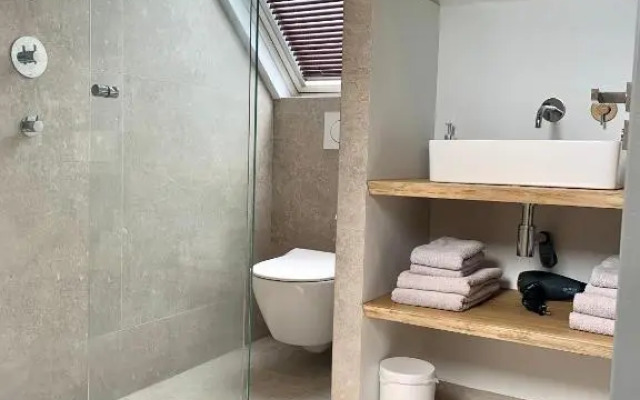 The Green House Lodge