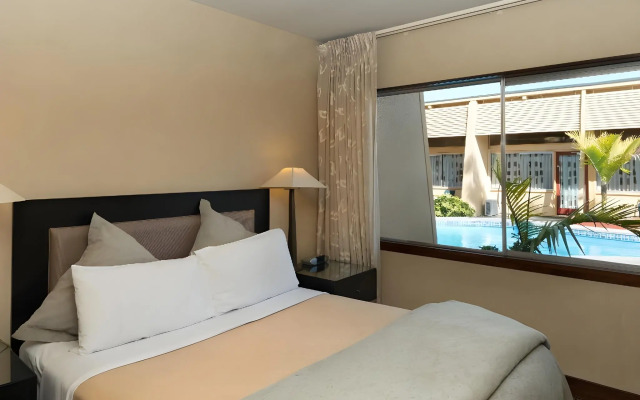 Oasis Beach Motel