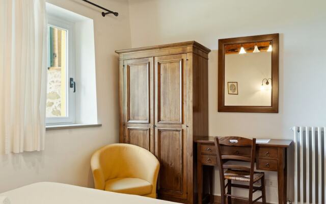 Scenic Holiday Home in Torgiano With Swimming Pool