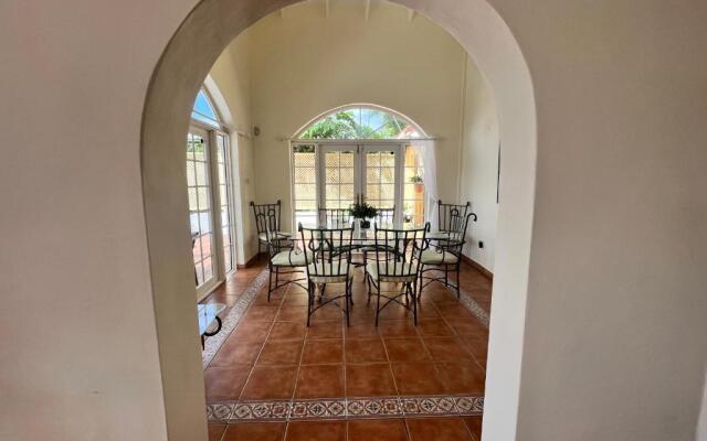 Stunning 4-bed Villa in Gros Islet, St Lucia