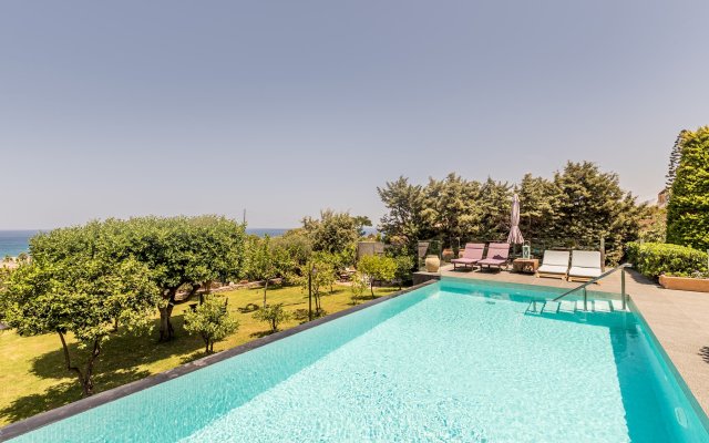 Luxury Villa Golden Crest With Private Swimming Pool