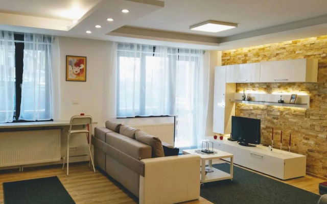 Studio 10
