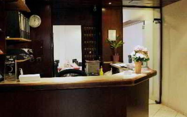 Hotel Elite an der Universität