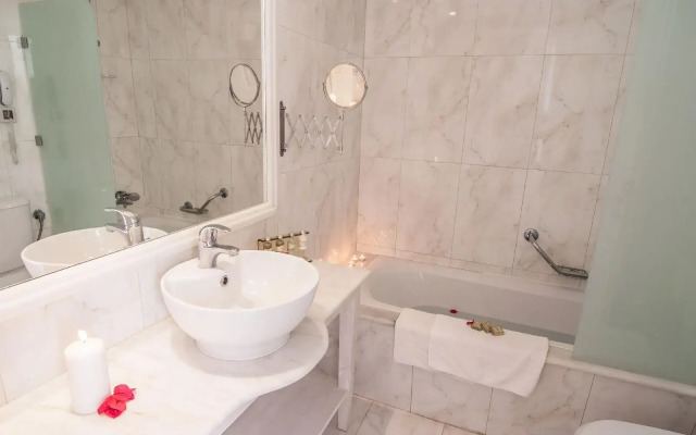 Gerakas Belvedere Hotel & Luxury Suites
