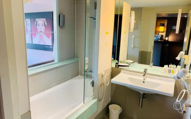 Standing Hotel Suites