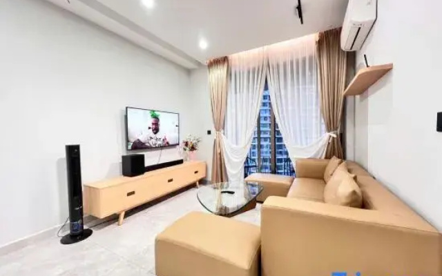 StayX Luxury Apartment near SECC