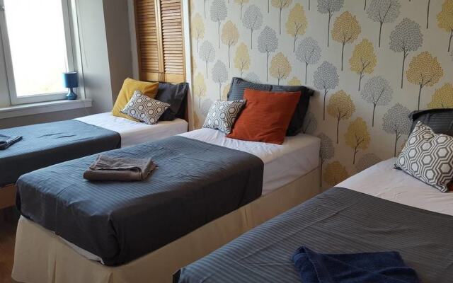 Dragon - Dumbarton Apartment 2 Bedroom Home