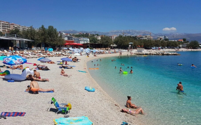 Comfortable Classy Apartment Close to Znjan Beach