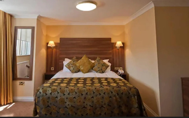 Adair Arms Hotel