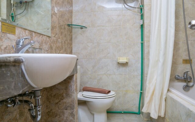 2BR Apartment with Private Bathtub at Galeri Ciumbuleuit 1