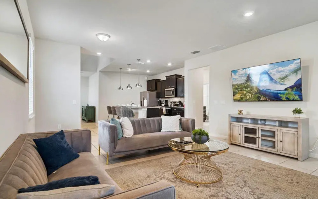 2211 Lelani Circle