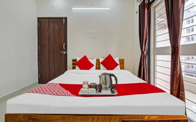 Oyo Flagship 93292 Hotel White House