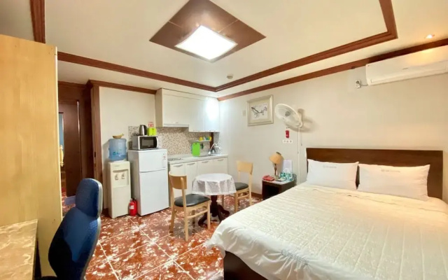 Ulsan Jeonhadong Gyeongwon Biz