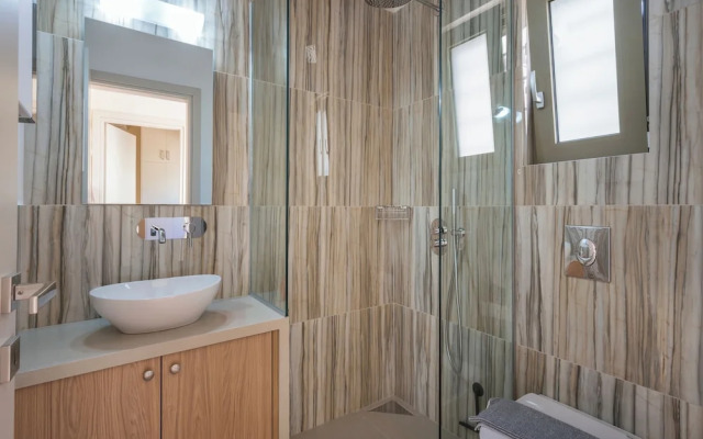 Lithos Residence