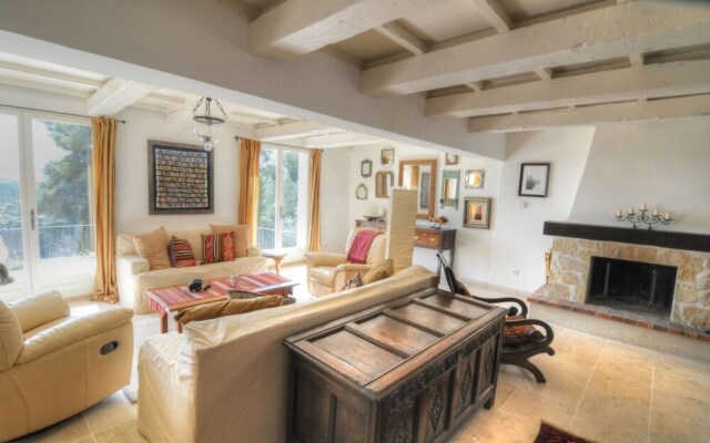 Luxury 3 bedroom villa with pool