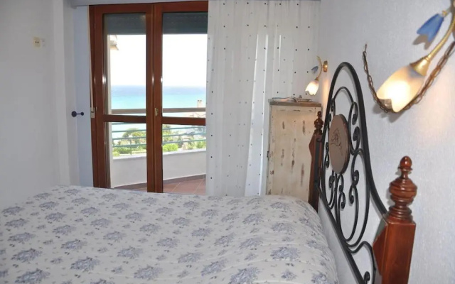 Yades elegant villa 2 minutes away from the beach