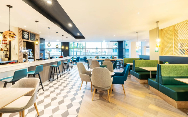 Holiday Inn Stevenage by IHG