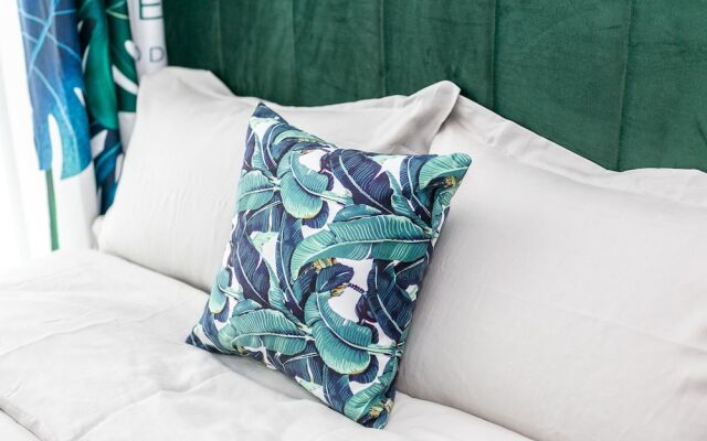 Locals Boutique Apartment Huafa Plaza 28