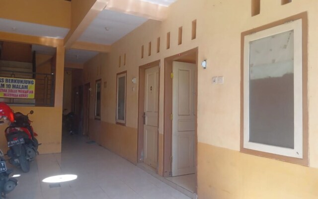 Hotel O Lili Kost SyariahNearKetapang Royal City