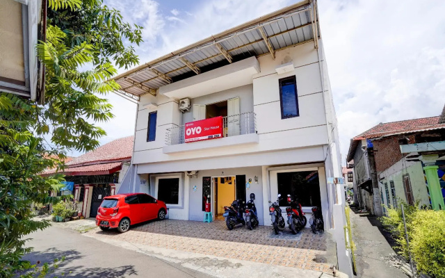 OYO 90052 Star House