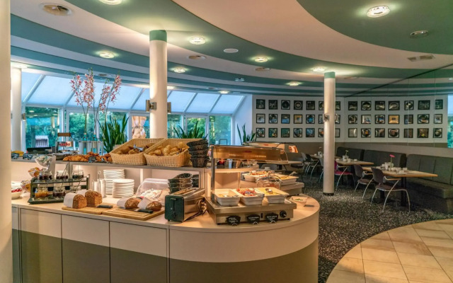 Globana Airport Hotel