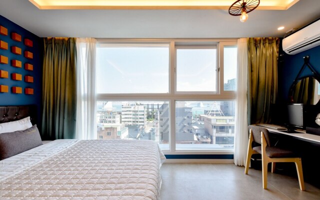 The SWEET Hotel