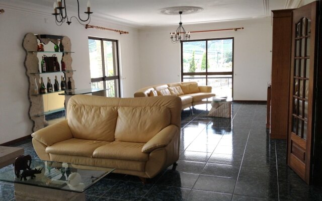 Villa With 4 Bedrooms in Maxial, With Wonderful Mountain View, Private Pool and Enclosed Garden - 24 km From the Beach