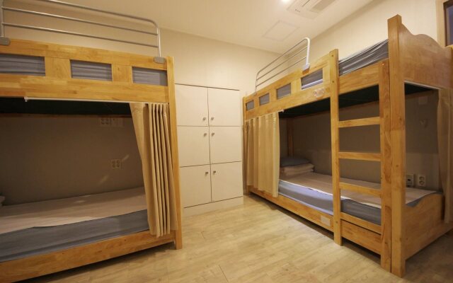 Hostel The New Day