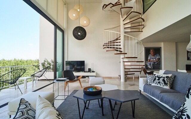 Siaan Luxury Condos 201 By Lockey