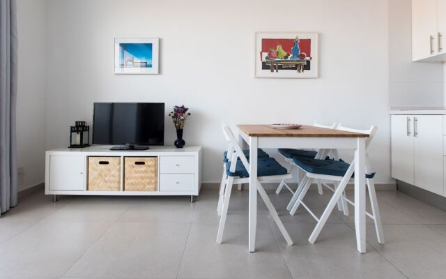 Tenerife South Shore Apartament, Coastal Lifestyle