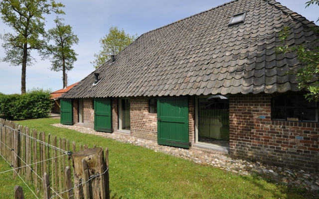 Stylish Farmhouse In Nieuwleusen With Private Garden