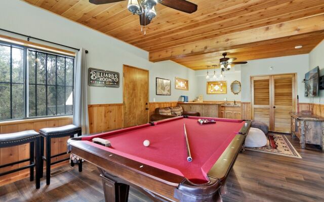 Lazy Llama Lodge #2150