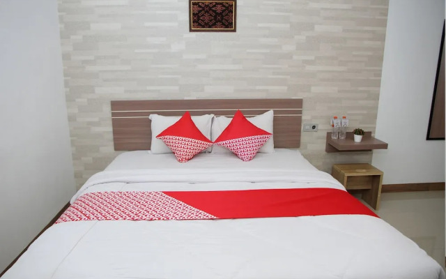 Zamrud Hotel by OYO Rooms