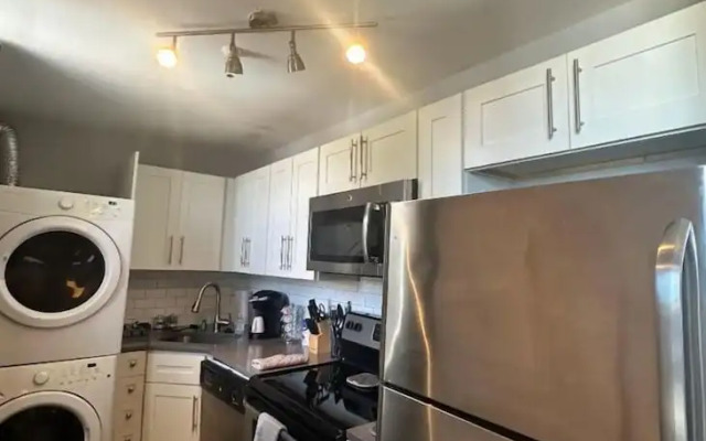 Spacious 2BR unit near BJ Hospital