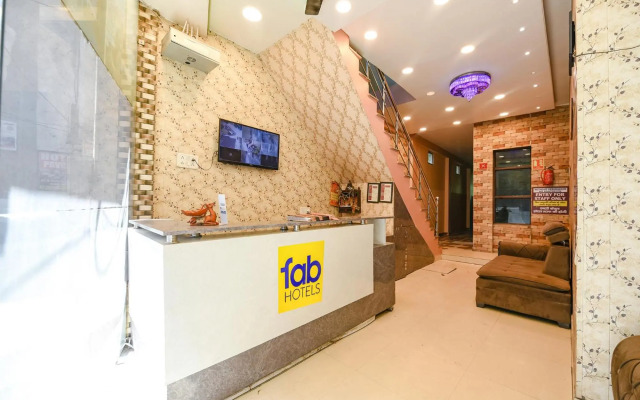 OYO 8452 Hotel New Arya 2