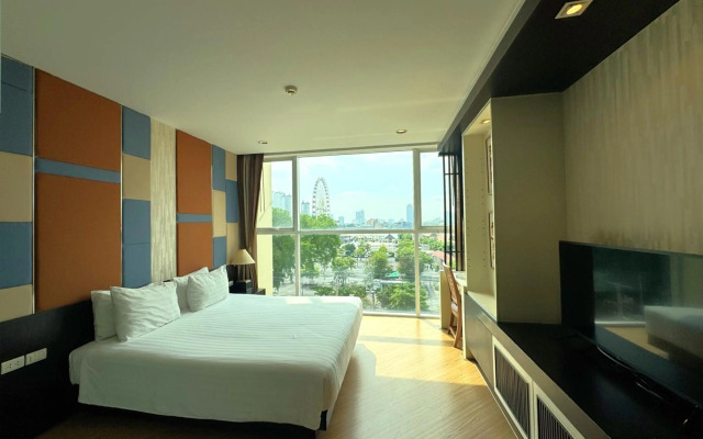 The Sunreno Hotel