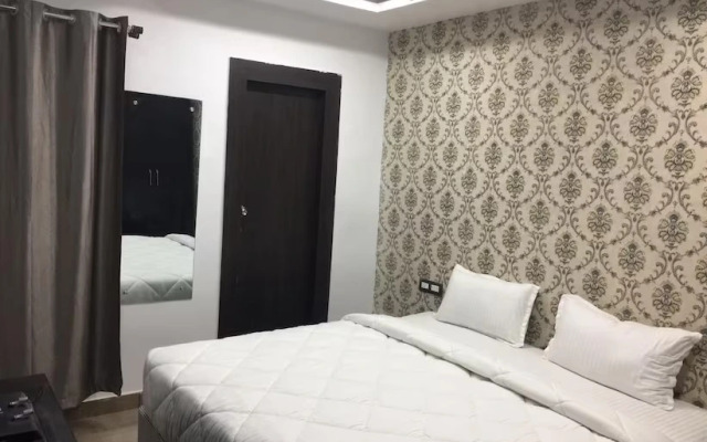 Red Carpet Hotel And Banquets