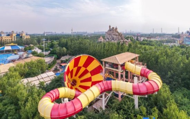 Fantawild Holiday Hotel – Outside – Zhengzhou