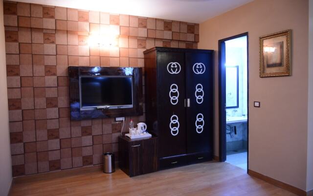 SK Crown Park Naraina
