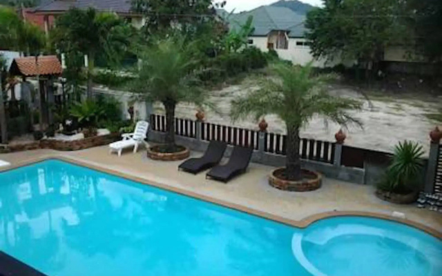Baan Phulita Resort