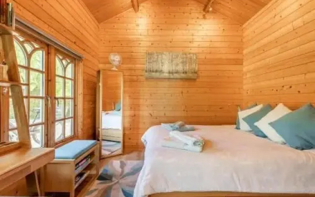 Violet Lodge